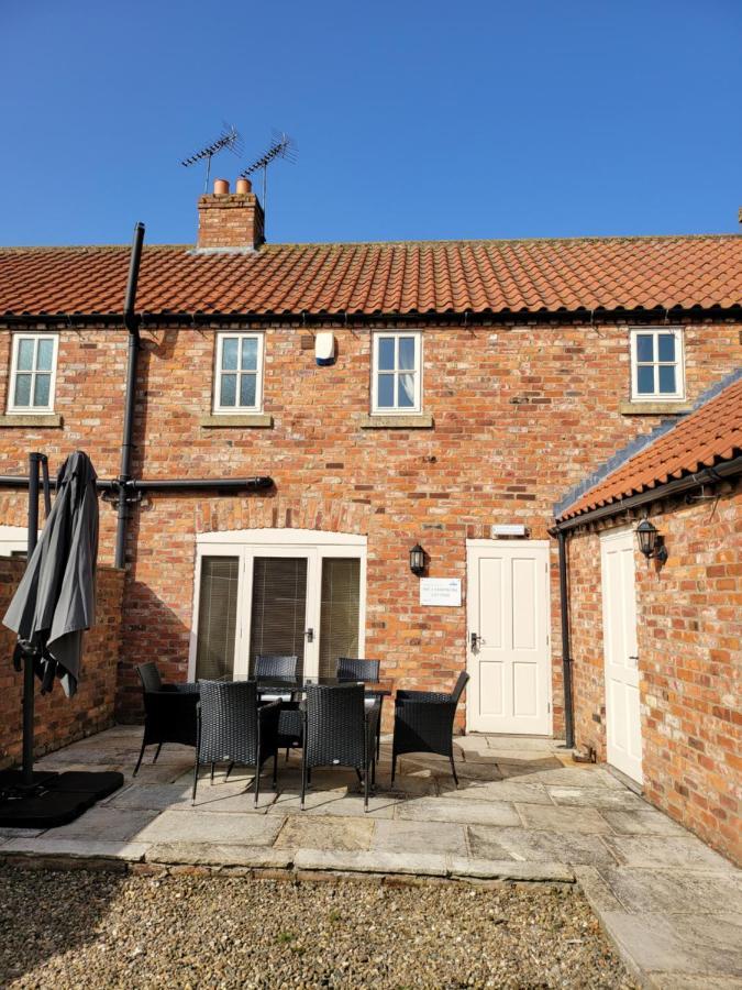 The Blue Bell Inn Weaverthorpe Exterior photo